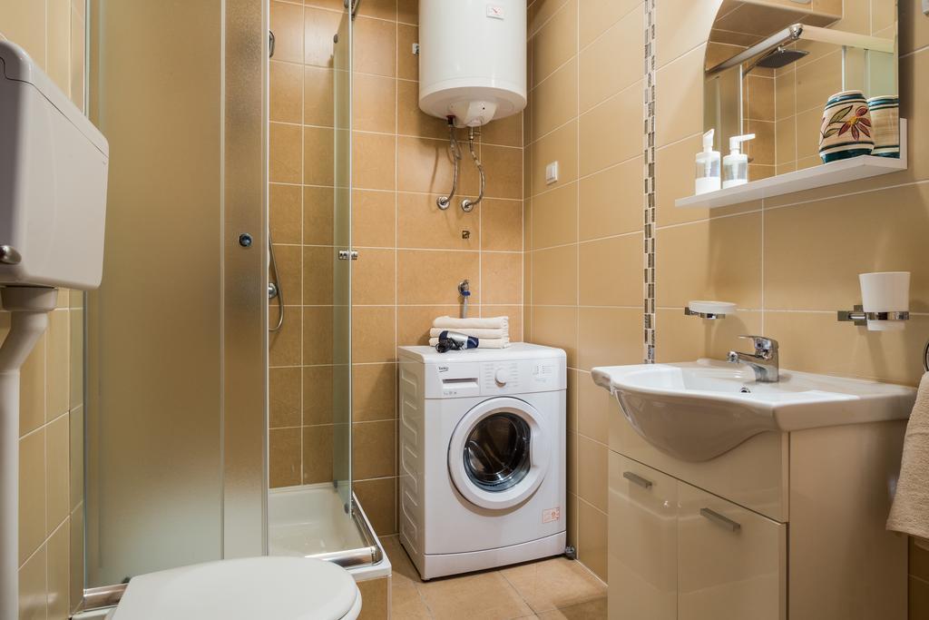 ! Promo! Central Evergreen Studio - Free Public Parking-Fast Wi-Fi Novi Sad Exterior foto
