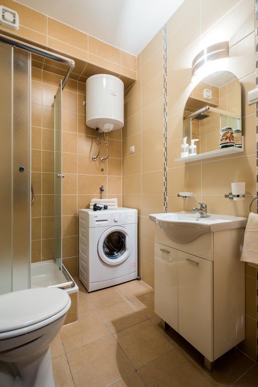 ! Promo! Central Evergreen Studio - Free Public Parking-Fast Wi-Fi Novi Sad Exterior foto