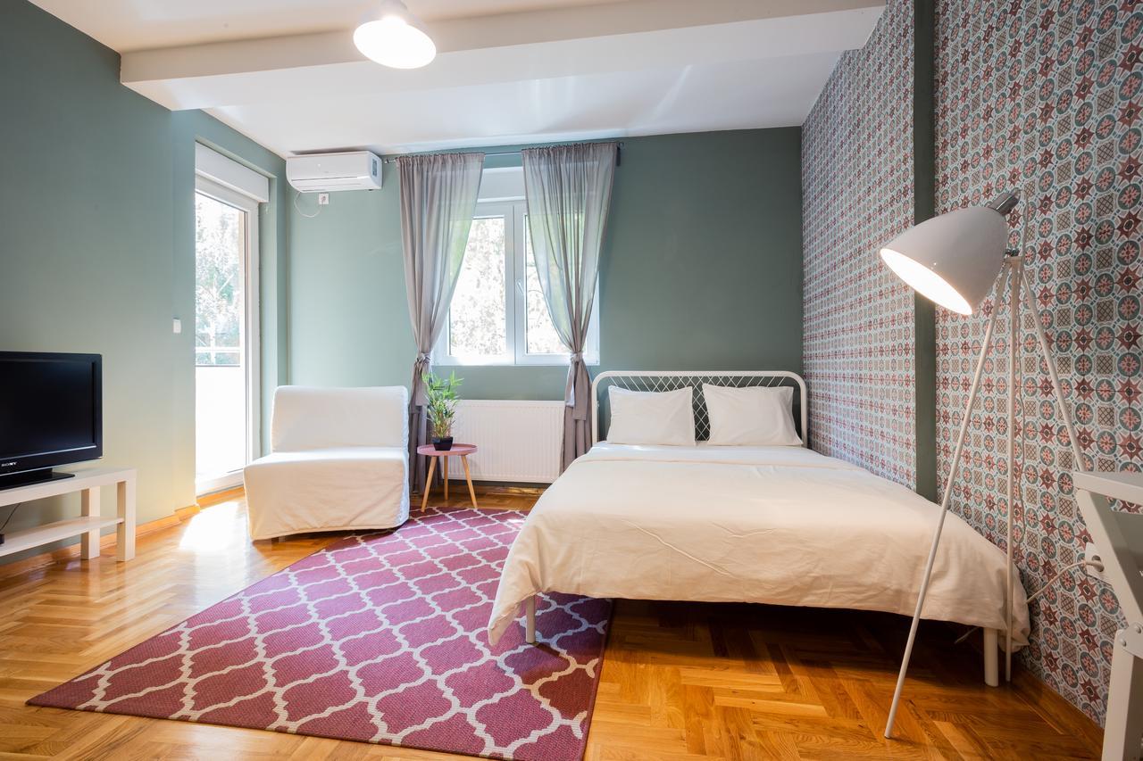 ! Promo! Central Evergreen Studio - Free Public Parking-Fast Wi-Fi Novi Sad Exterior foto